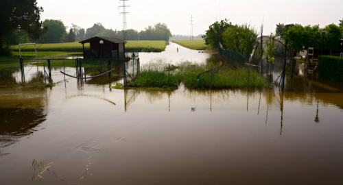 Maltempo in Emilia-Romagna: piogge torrenziali e allagamenti mettono in ginocchio la regione